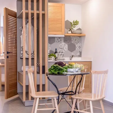 Laia Seafront Luxury Apartment
