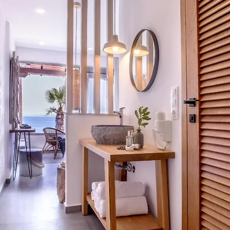 Laia Seafront Luxury