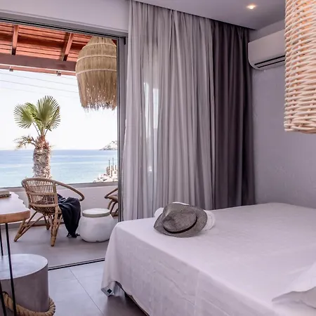 Laia Seafront Luxury Apartment Agia Pelagia (Crete)