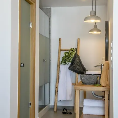 Laia Seafront Luxury Apartment