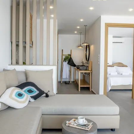 Laia Seafront Luxury Apartment