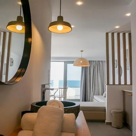 Apartment Laia Seafront Luxury *